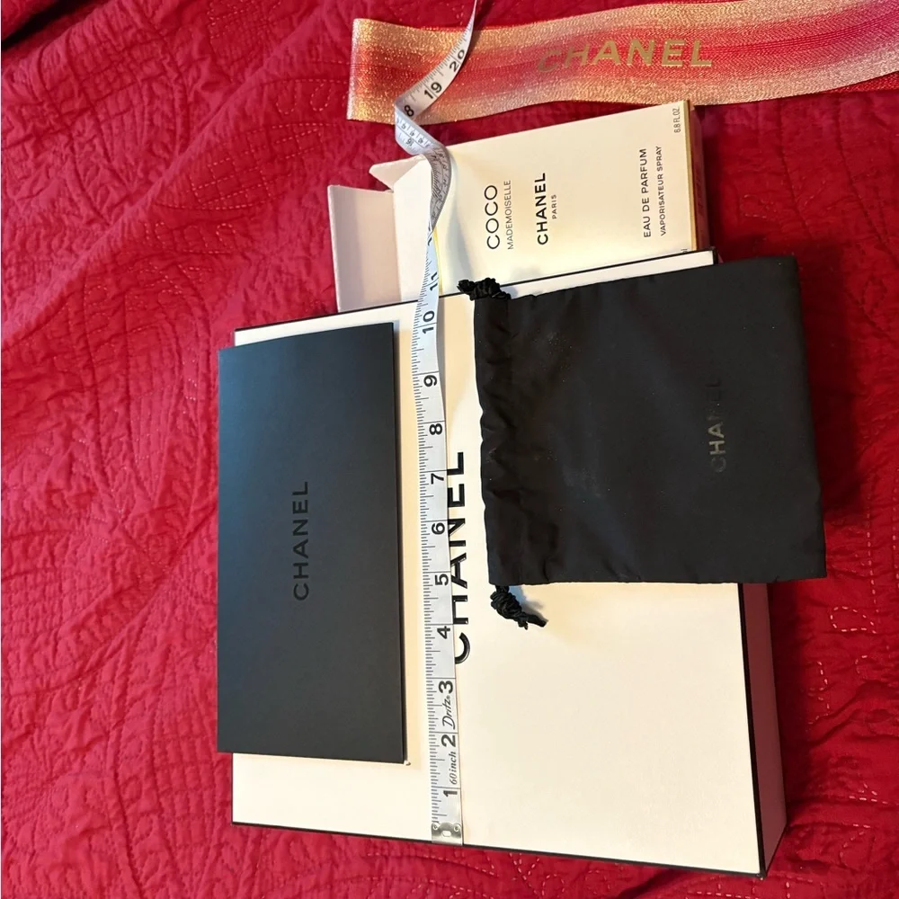 CHANEL elegant gift